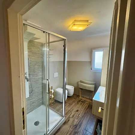 아파트 New, Bright, Cozy With View